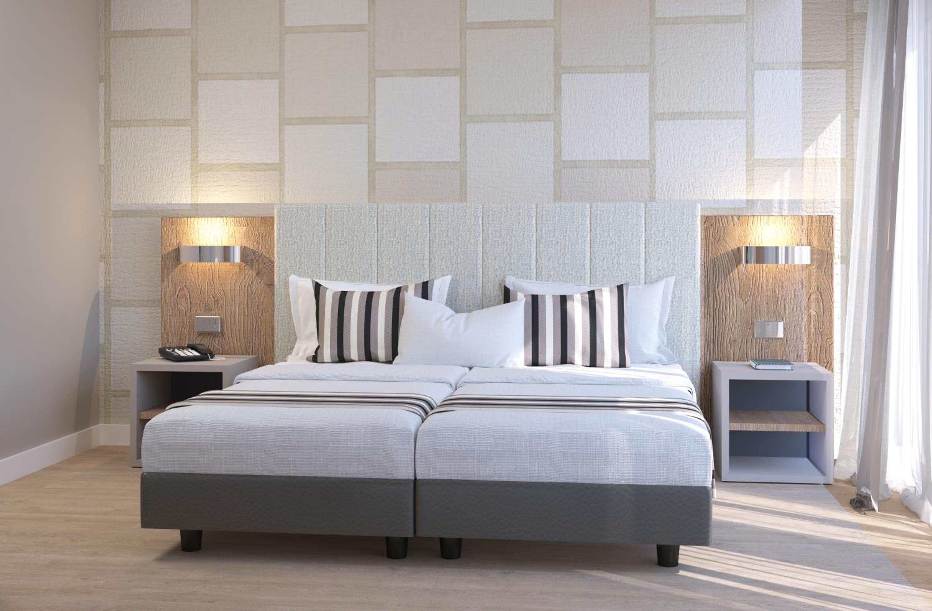 Room, Double or Twin Bed, Partial Lake View, Terrace