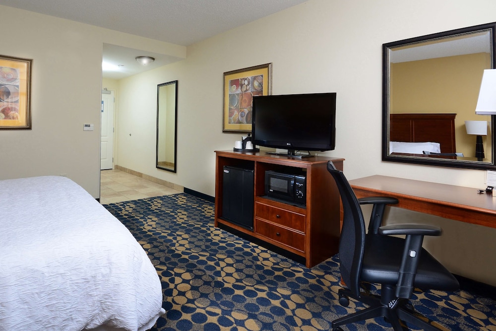 Hampton Inn Suites Durham North I85 28/53