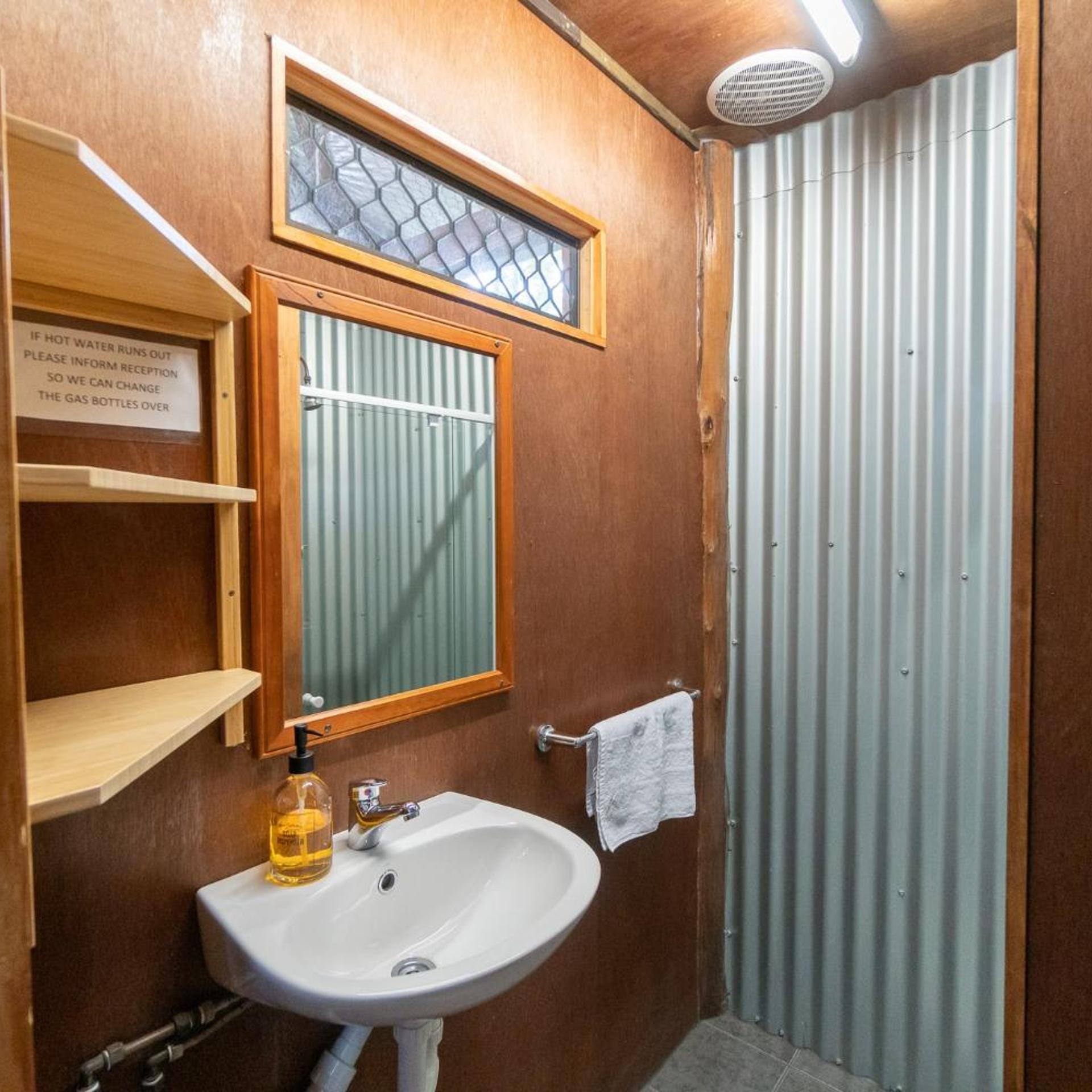 Woolshed Eco Lodge 46/50