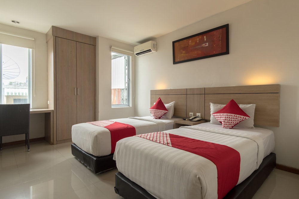 Oyo 319 Putra Mulia Hotel 10/32