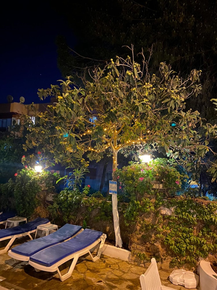 Unver Hotel 50/55
