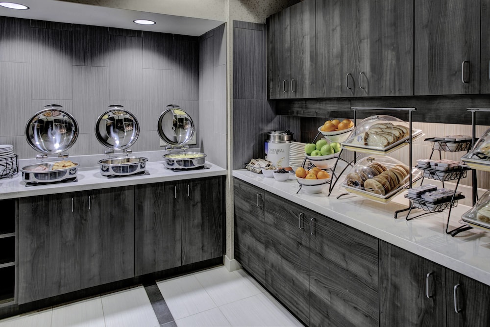 Residence Inn Cleveland Beachwood 24/33