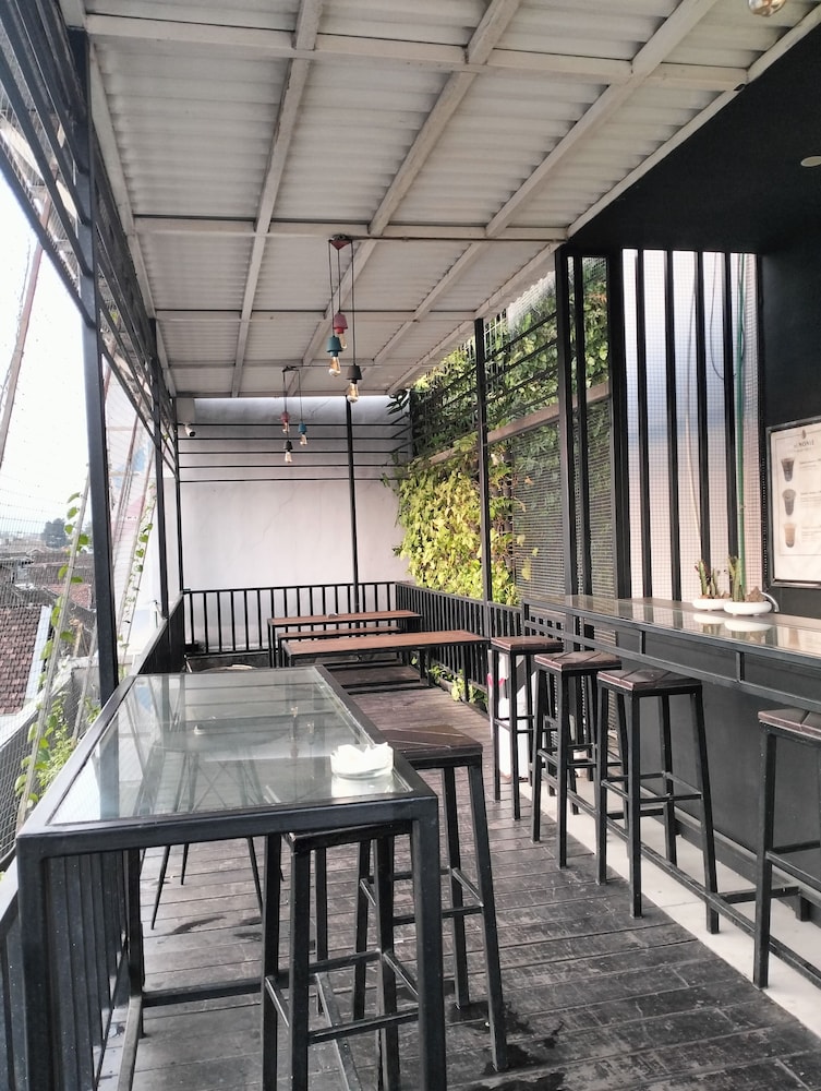 Ibis Styles Malang 38/58