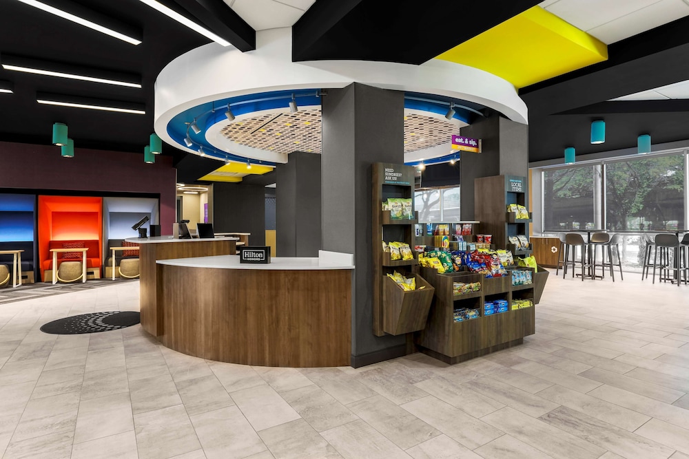 Lobby at Tru By Hilton Dallas Market Center, DALLAS - TX