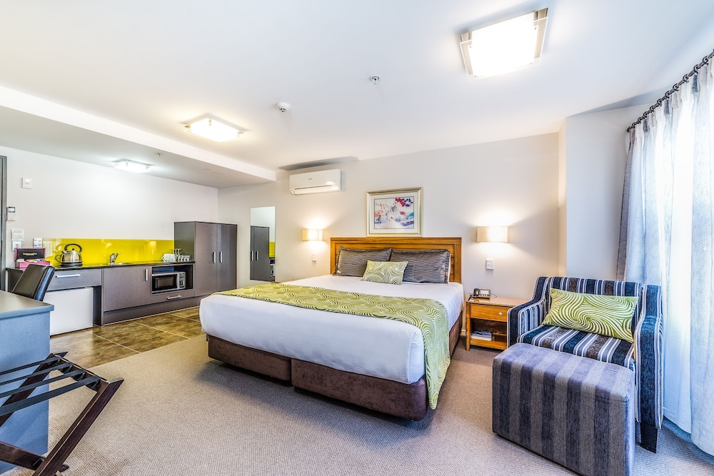 Quality Suites Alexander Inn 14/54