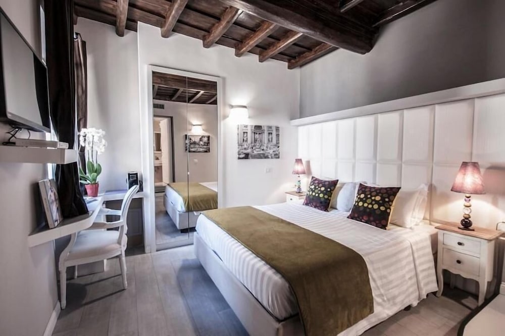 DELUXE, DOUBLE BED