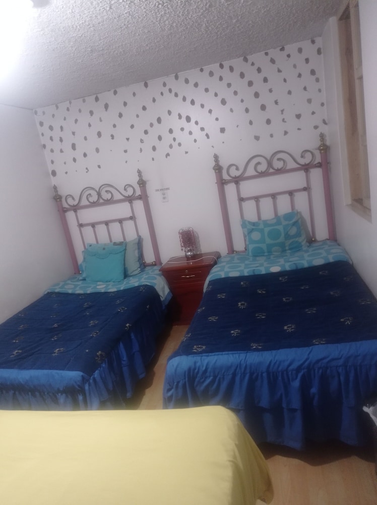 BUSINESS, QUADRUPLE, 2 QUEEN BEDS