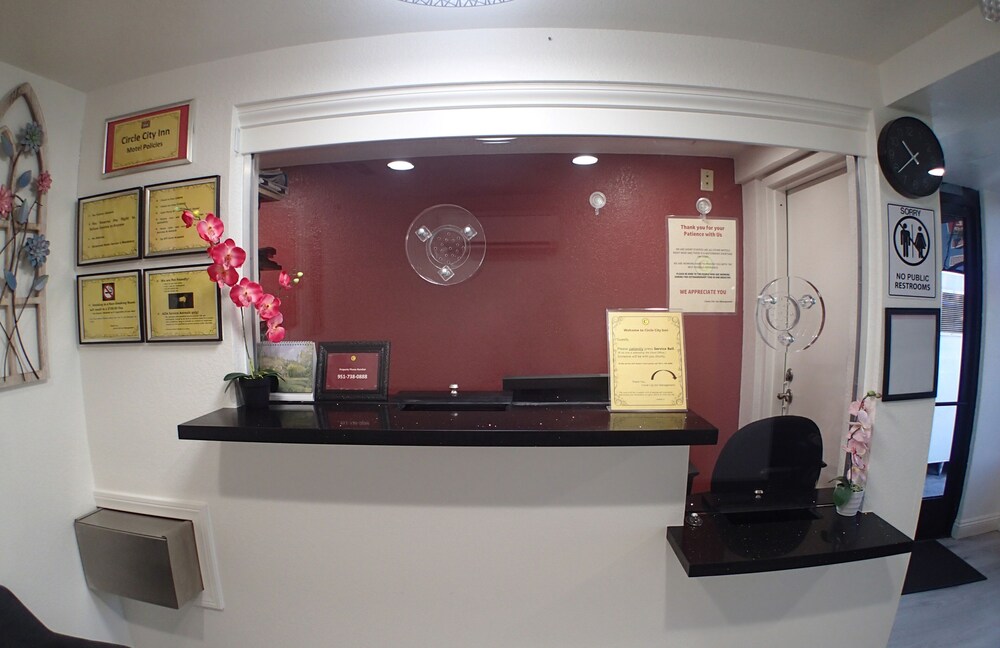 Americas Best Value Inn Corona 6/46
