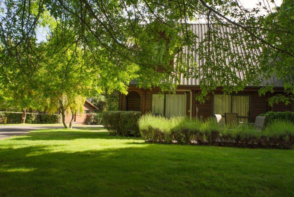 Tongariro Lodge 69/75