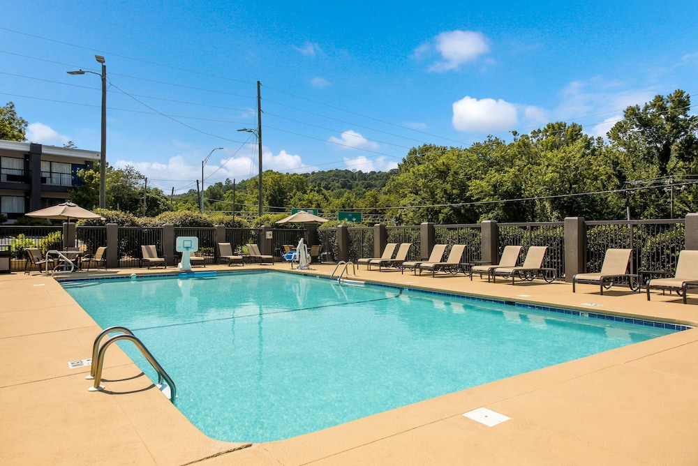 Best Western Asheville -Blue Ridge Parkway 25/40