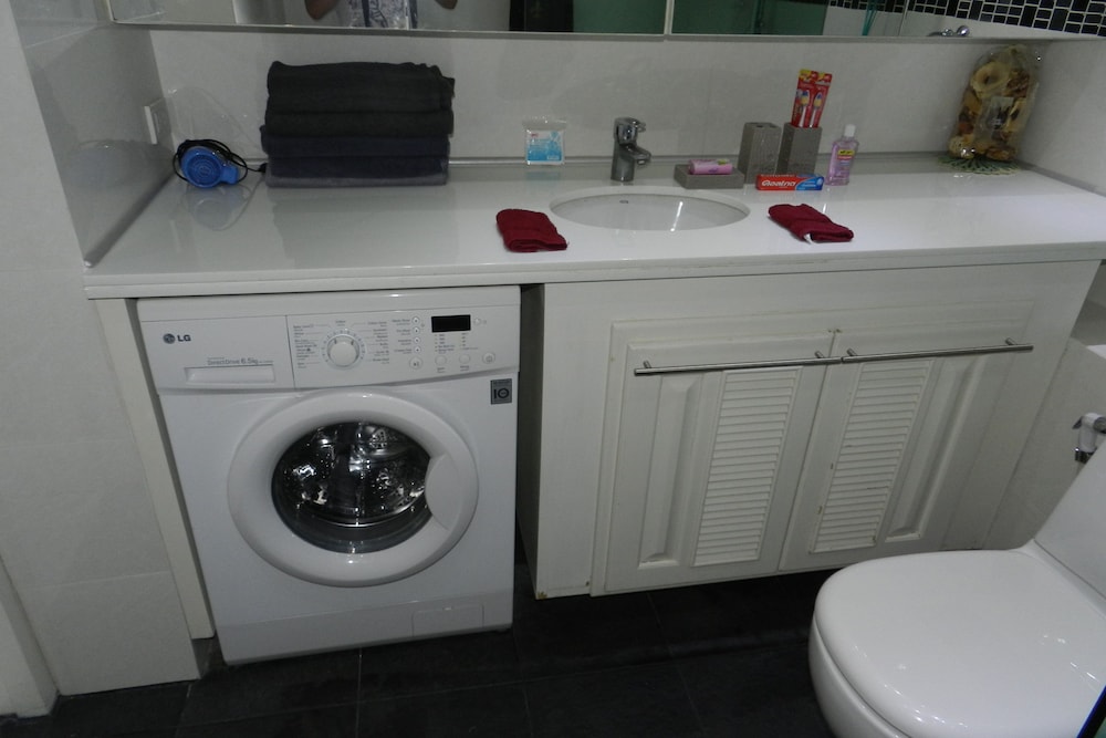 Alex Group Jomtien Plaza Condotel 49/50