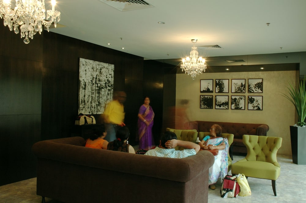Hotel 81 Tristar 18/22