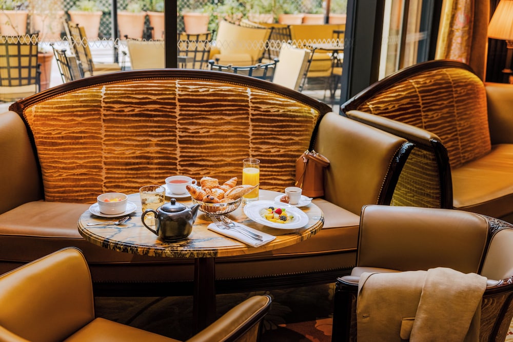 Hotel Madame Reve 34/50