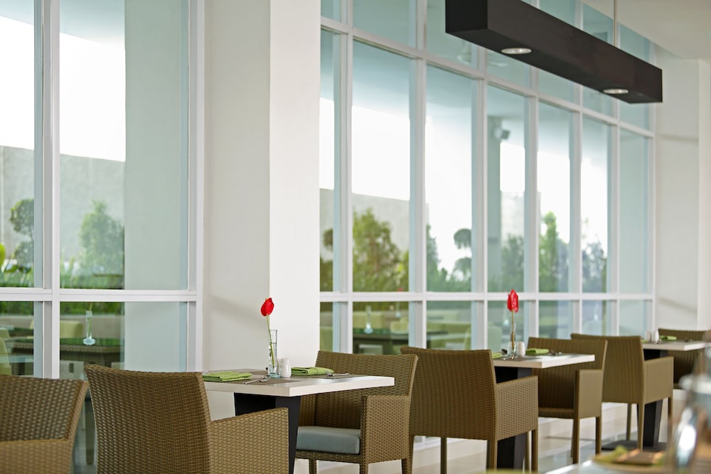 Hotel Santika Cikarang 29/49