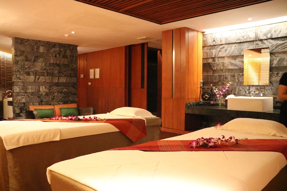 JC Kevin Sathorn Bangkok Hotel (ex. Anantara Sathorn Bangkok Hotel) 25/64