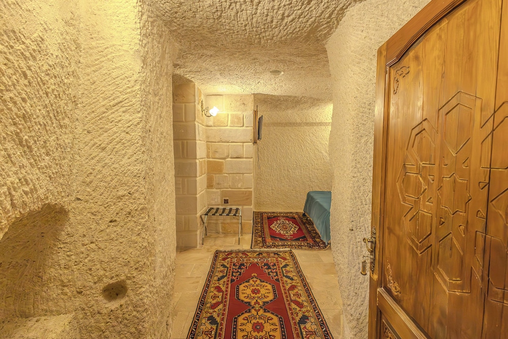 Miracle Cave Hotel 21/50