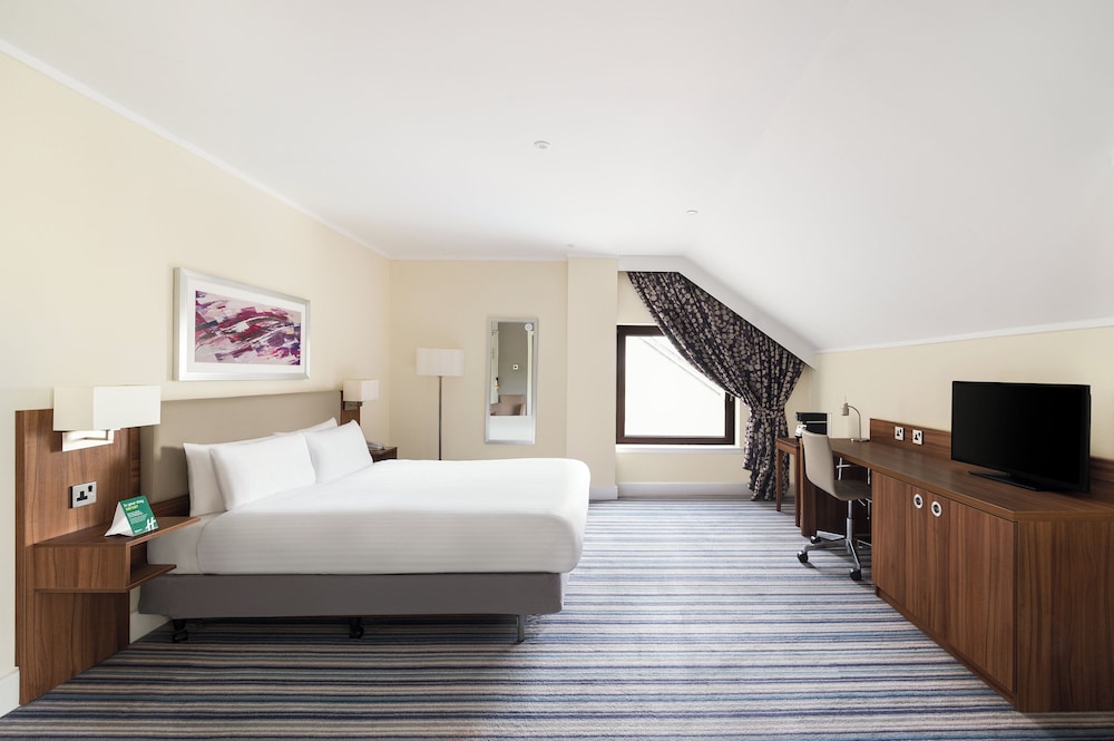 Holiday Inn Glasgow East Kilbride 24/71