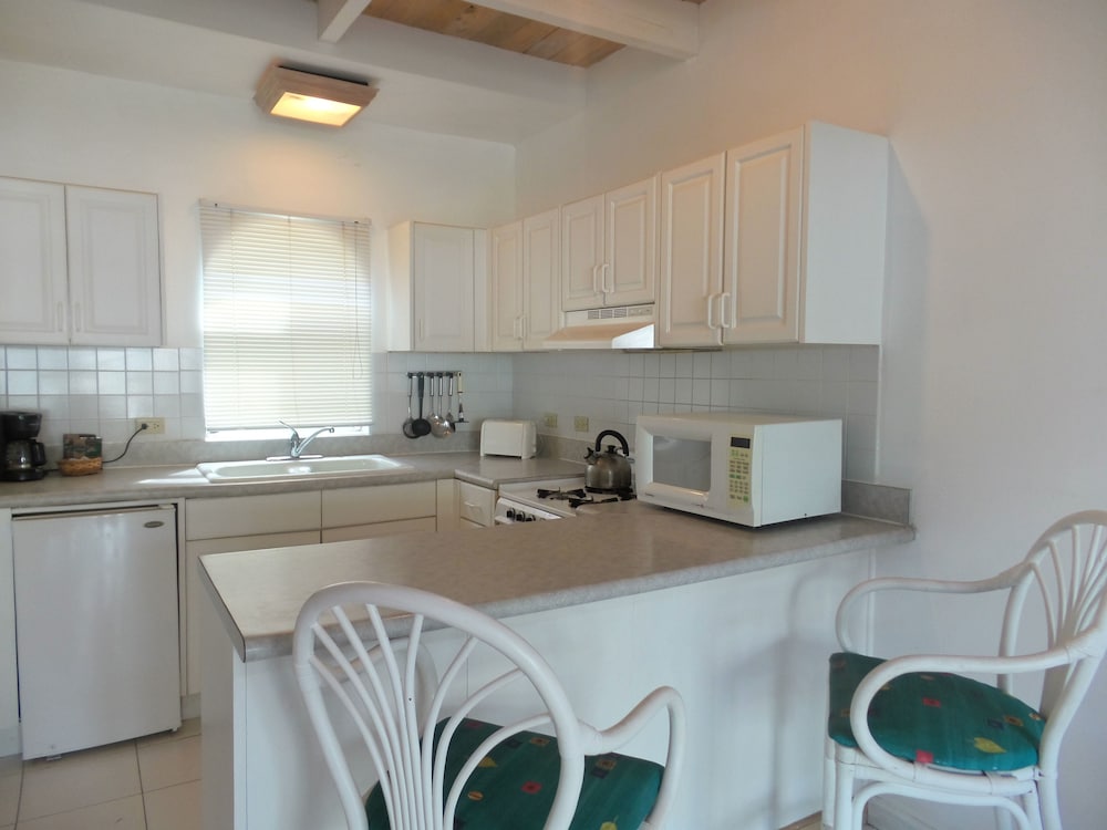 DICKENSON BAY COTTAGES 28/50