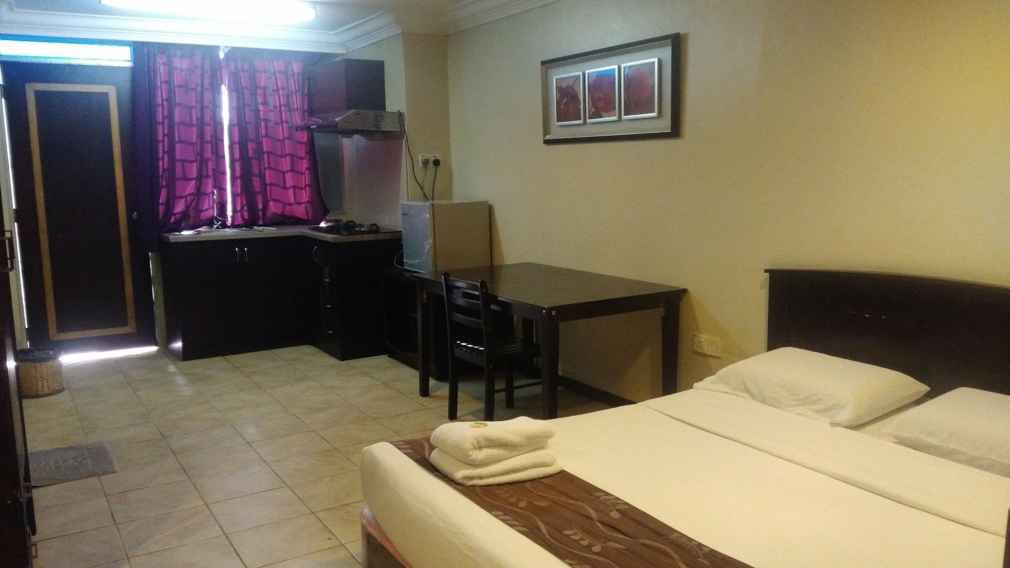 OYO 90411 Perdana Hotel Labuan 12/29