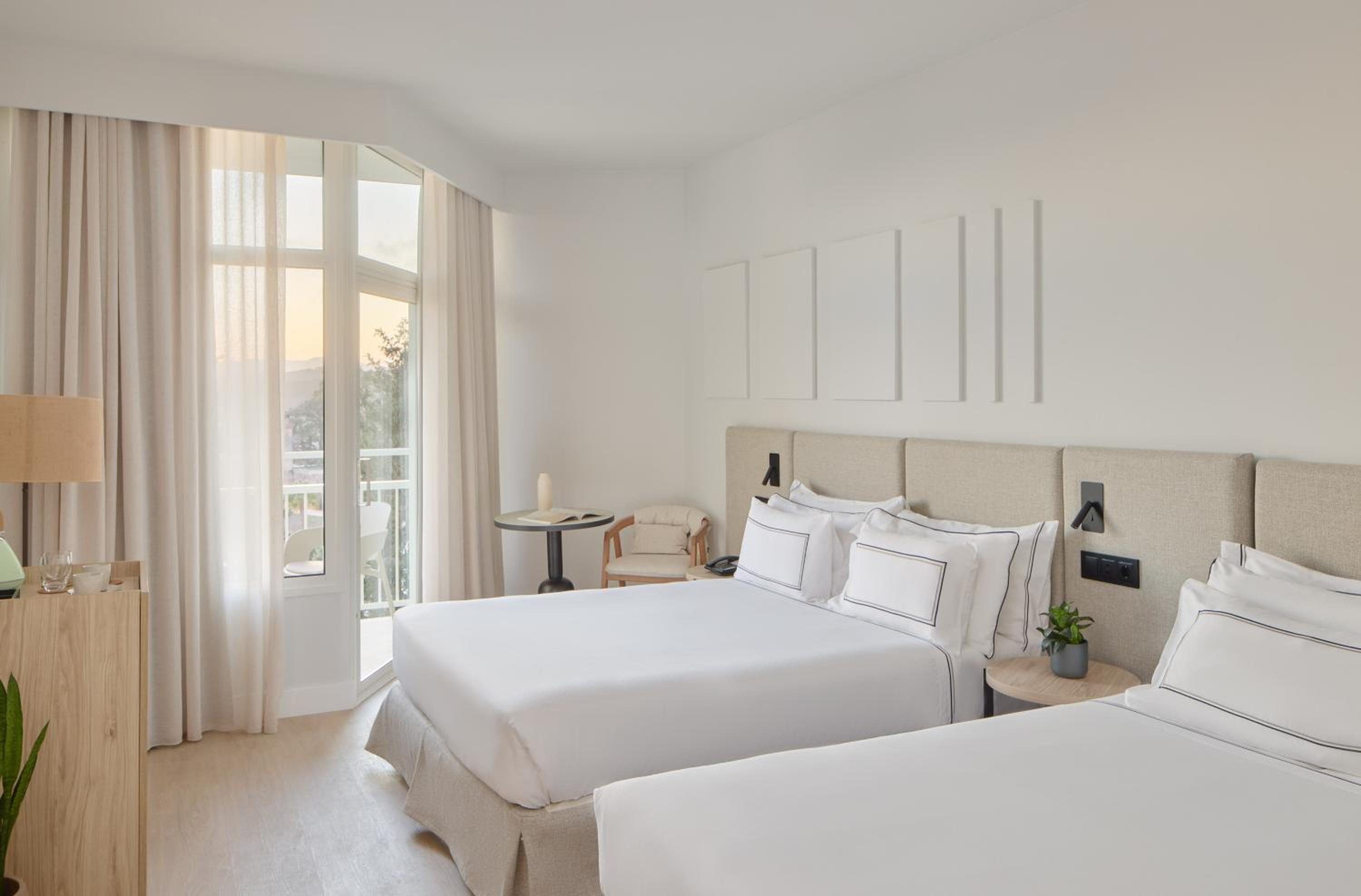 Grand, Premium, King Bed, Melia Lloret De Mar 5/10