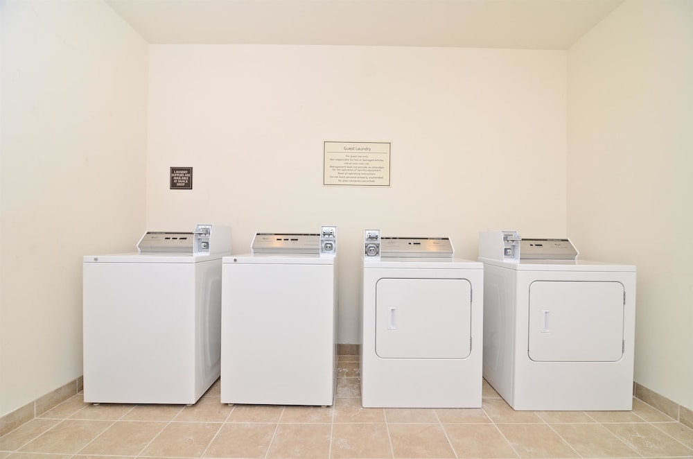 Best Western Plus Emory At Lake Fork Inn And Suites 18/42