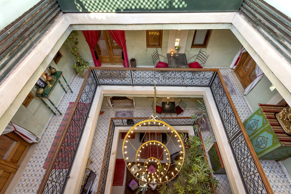 Riad L Heure d ete 1/49