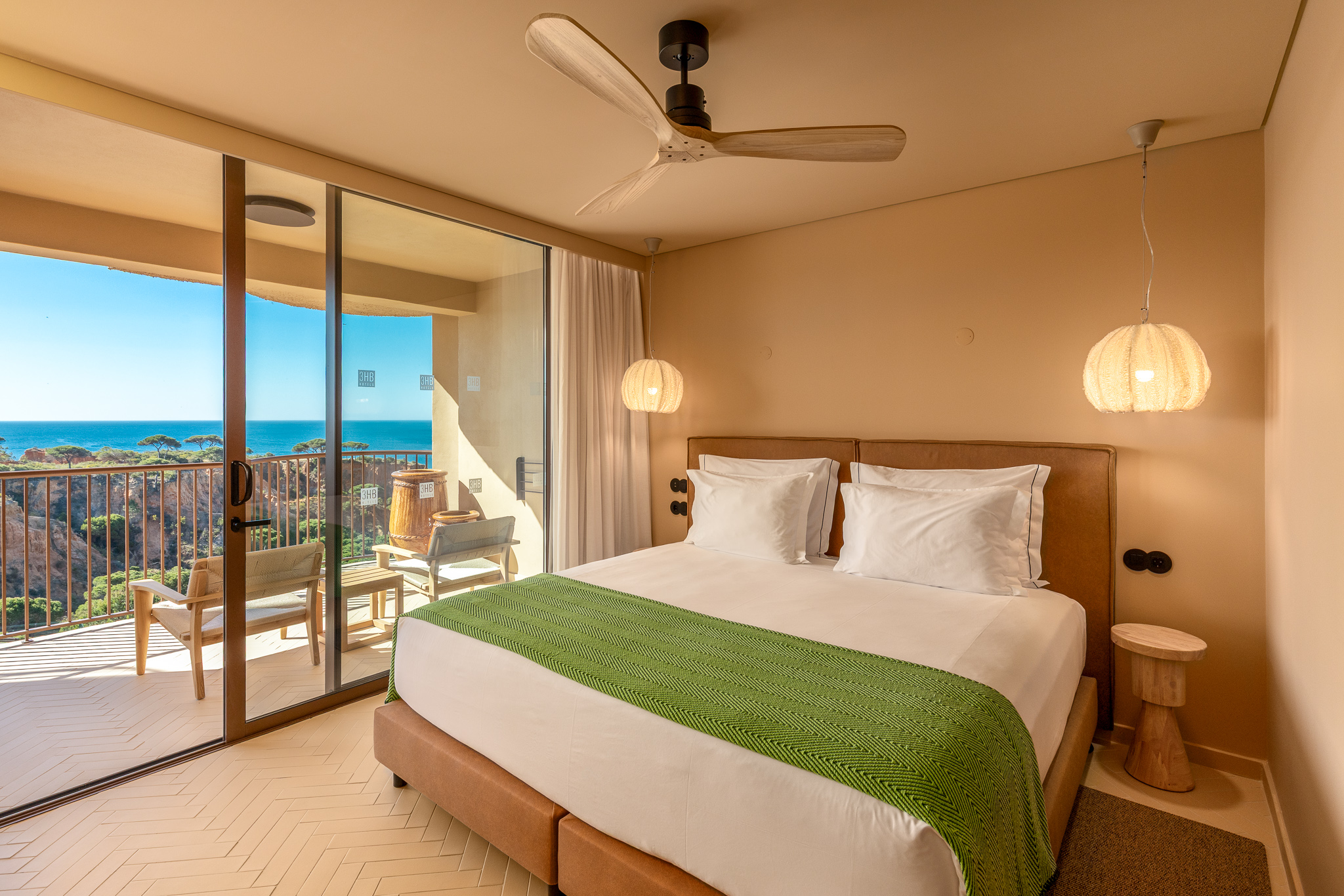 SUPERIOR, SUITE, SEA VIEW