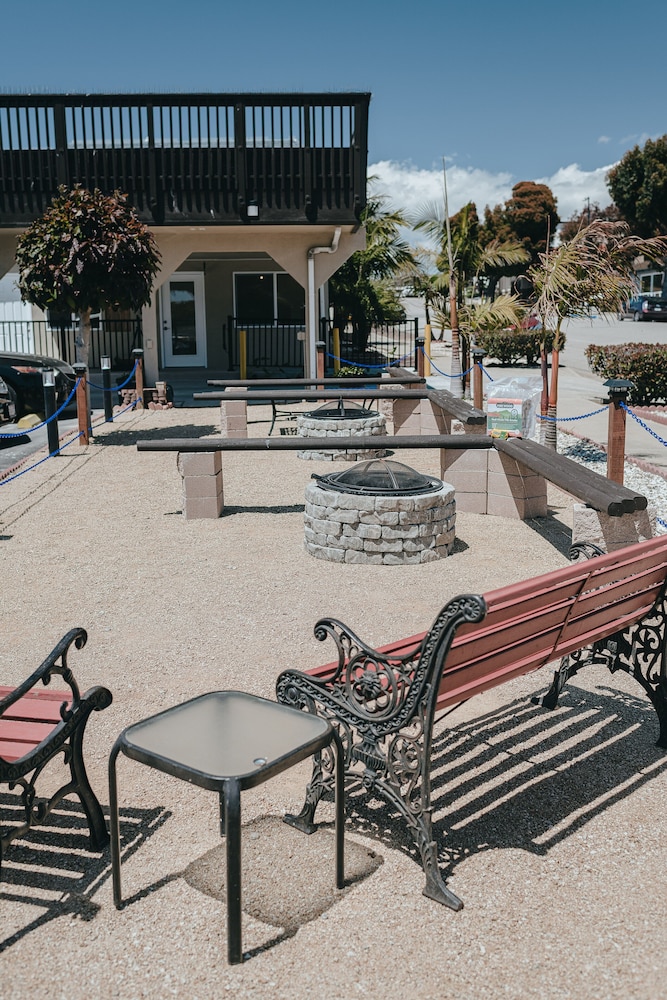Sea Air Inn and Suites Downtown Morro Bay 35/50