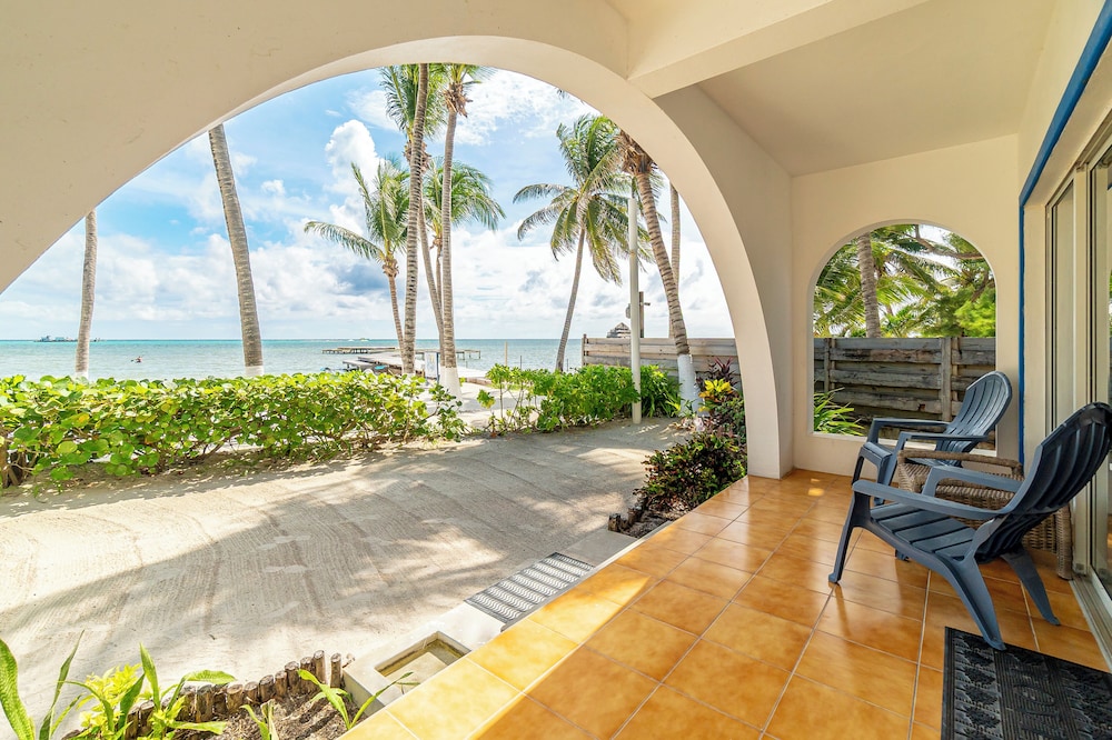 Caribbean Villas Hotel 34/77