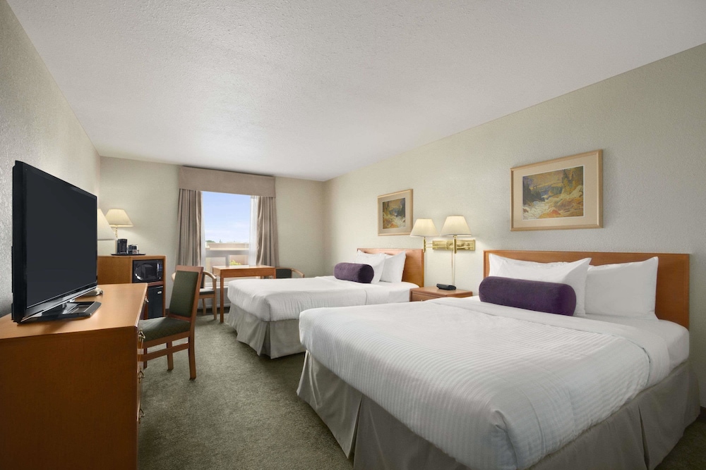 Days Inn Red Deer 8/28