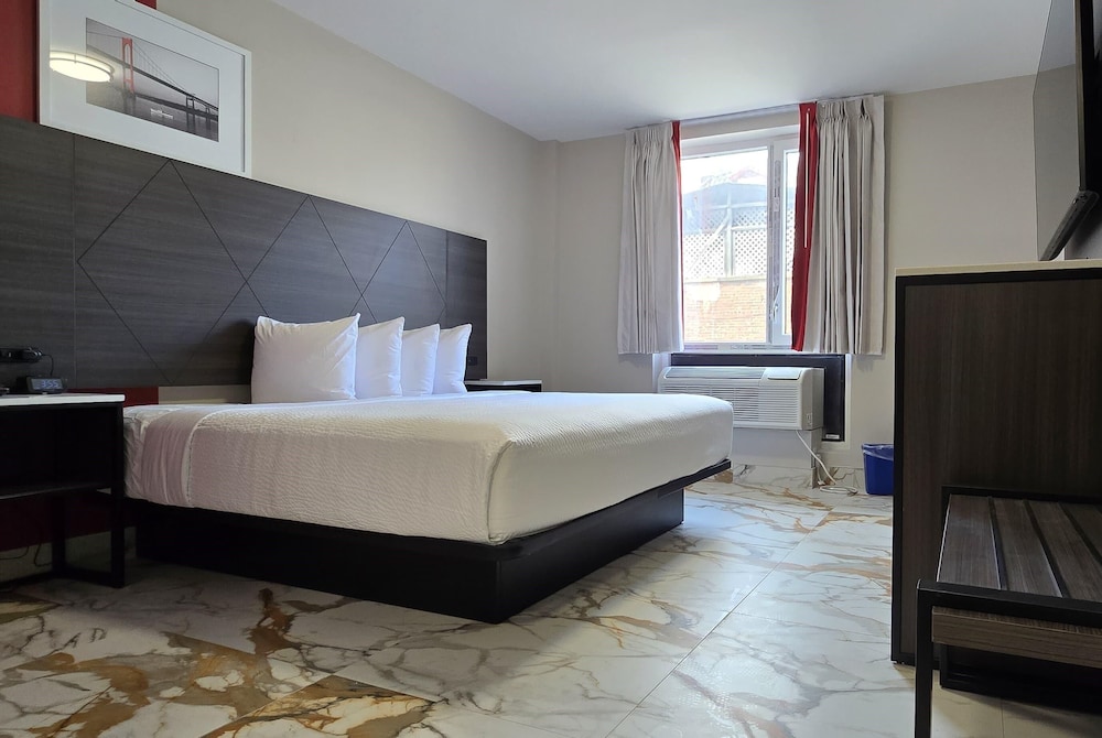 ROOM, KING BED, ACCESSIBLE