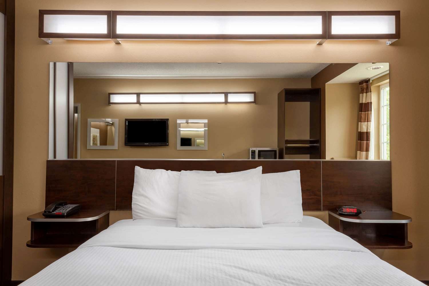 MICROTEL INN & SUITES BY WYNDHAM COLUMBIA/AT FORT JACKSON 21/34