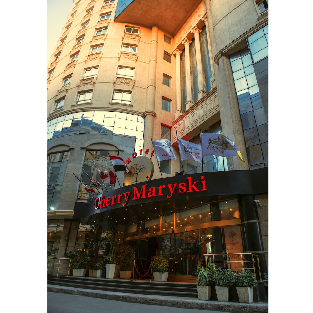 Cherry Maryski Hotel 4/50