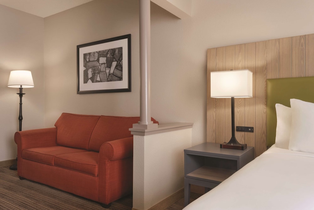 Country Inn & Suites By Radisson, Eagan, MN 19/35