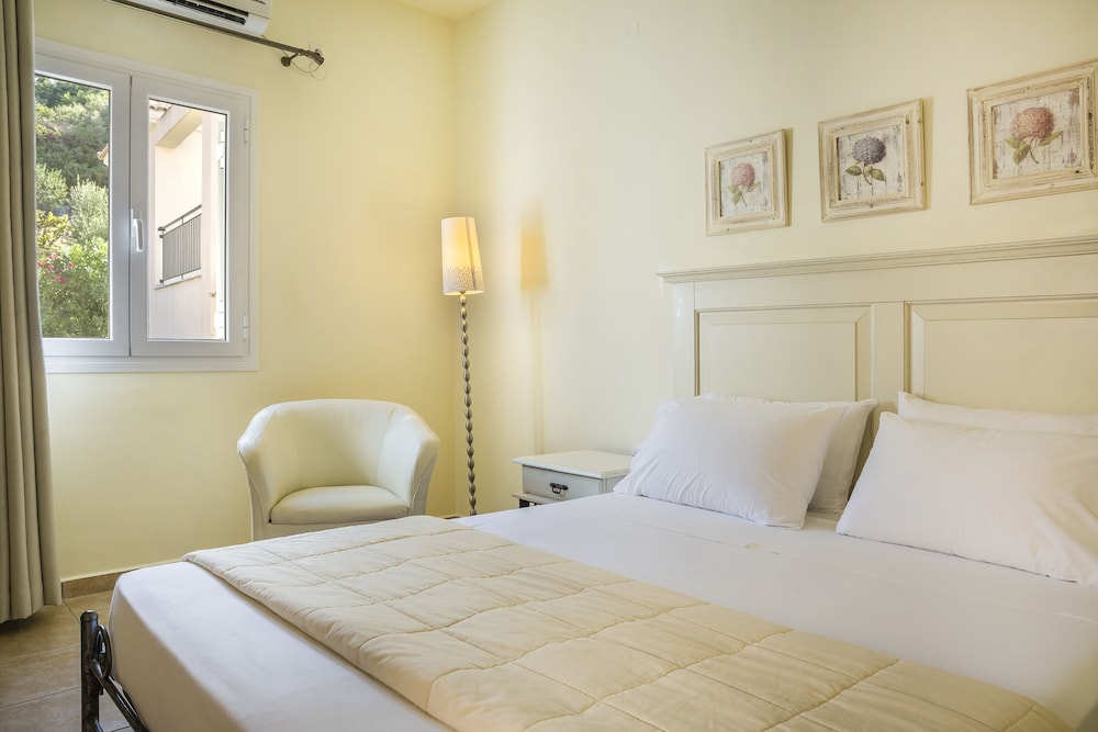 Dionysos Village Resort 4/50