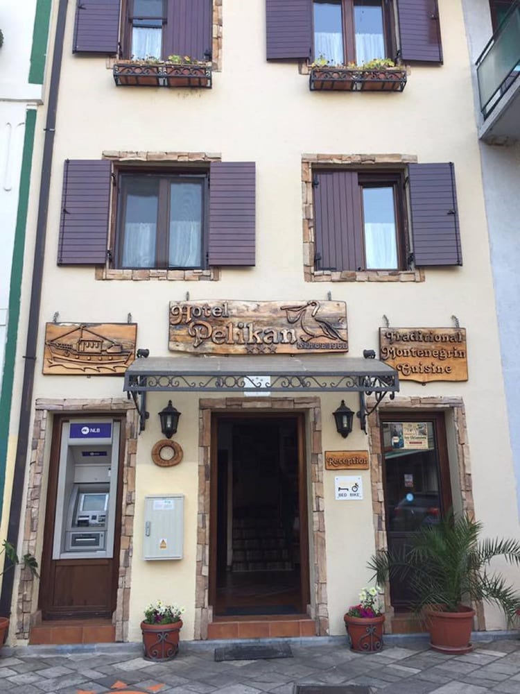 Hotel Pelikan 1/50