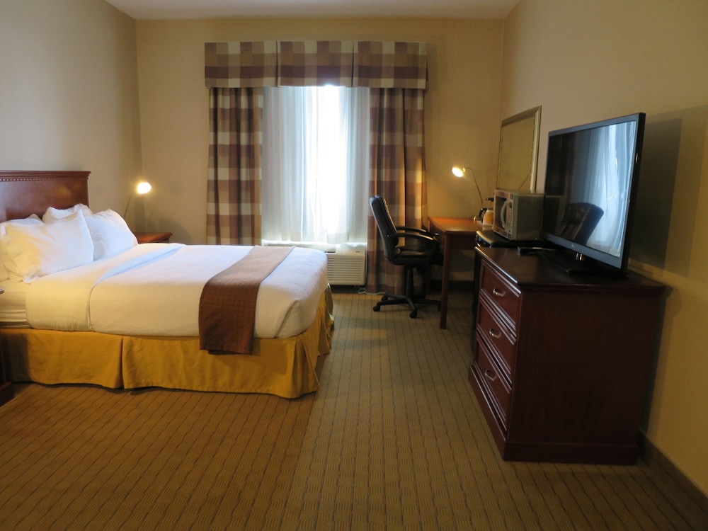 Holiday Inn Suites Regina 17/62