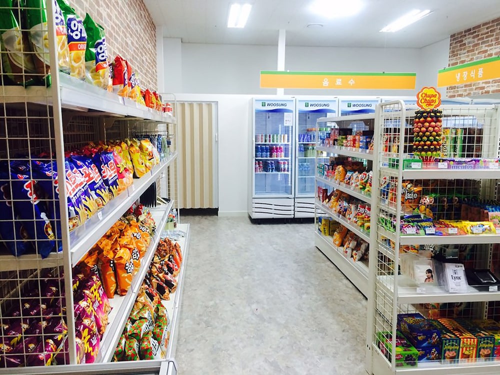 THE ANNEX 61/67