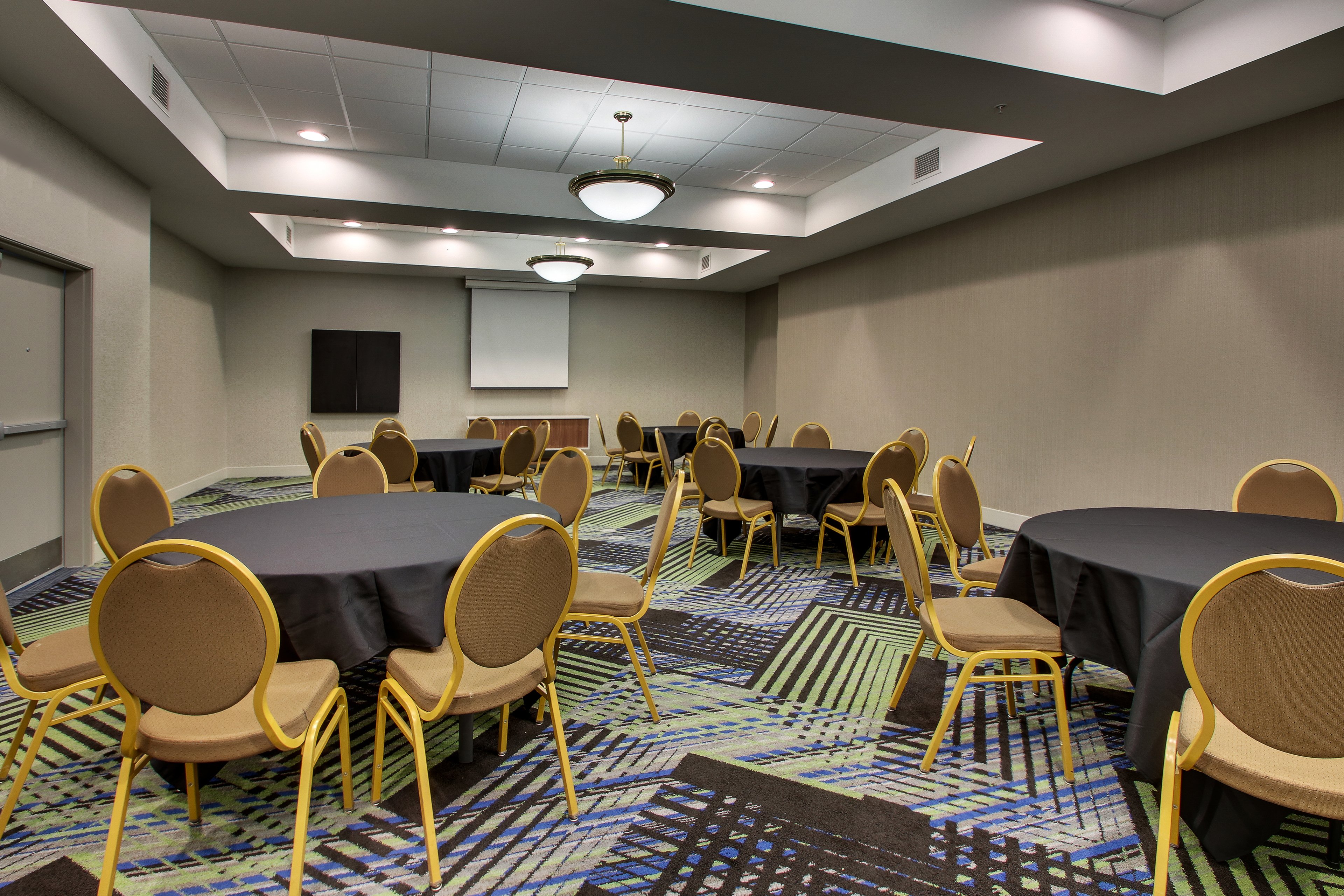 Holiday Inn Express Lexington North Georgetown 43/48