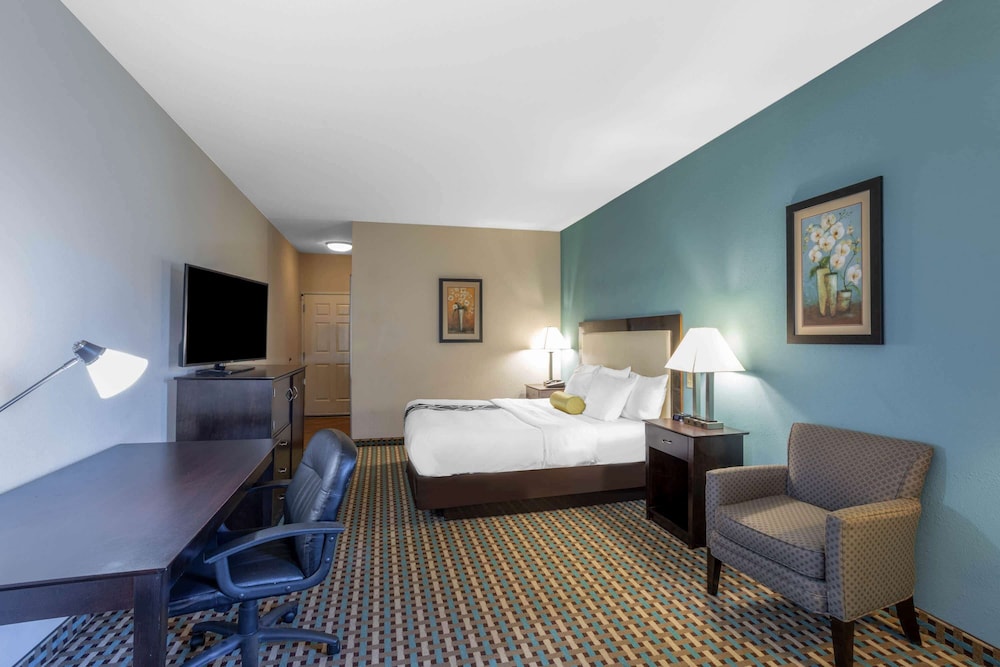 La Quinta Inn Suites By Wyndham Stonington Mystic Area 23/59