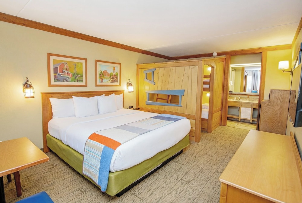 Park, Water, Club House, King and Twin Beds, Bunk Bed