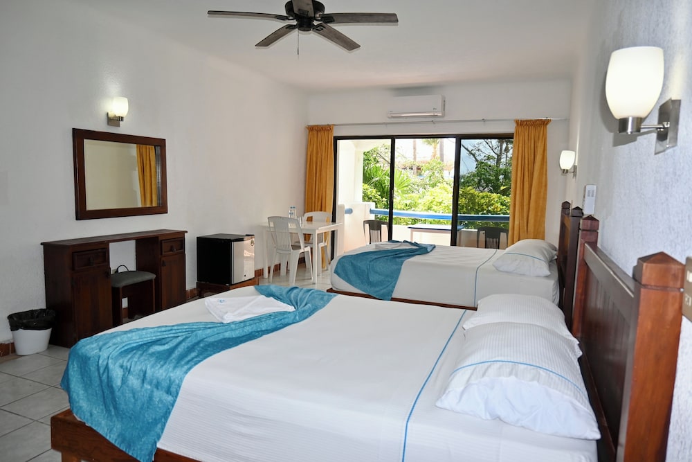 Pelicano Inn 27/67