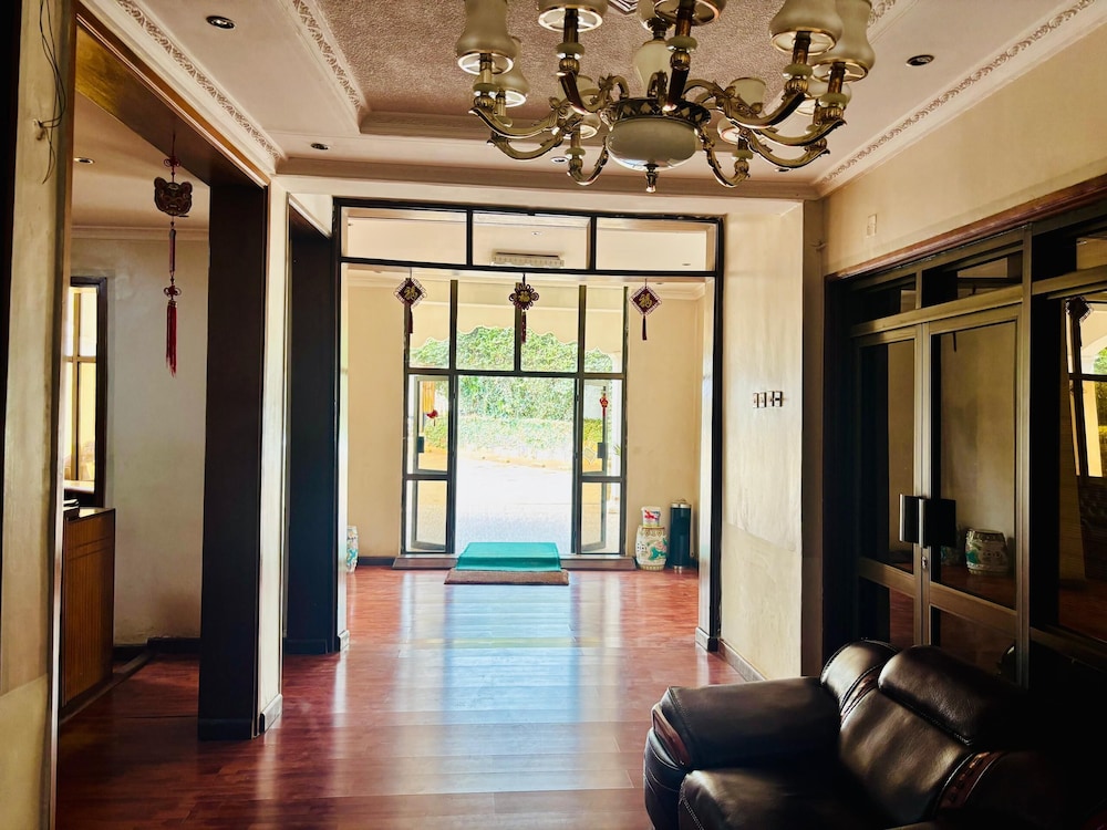 Fang Fang Hotel 28/50