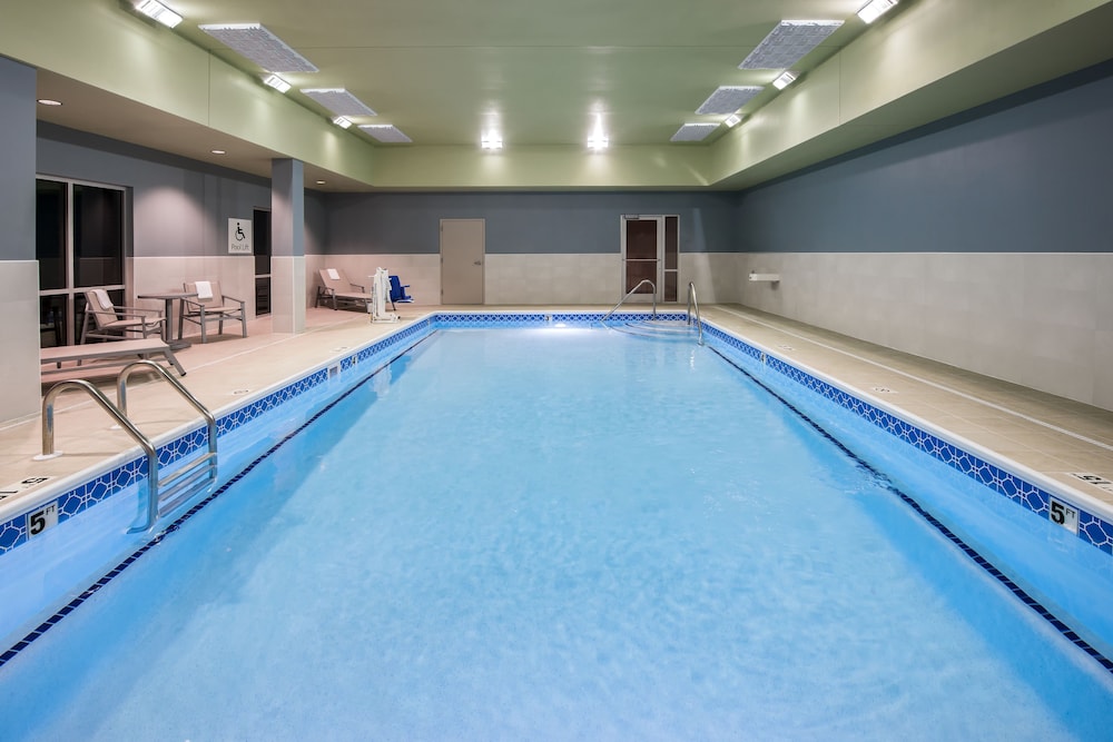 HOLIDAY INN EXPRESS TROY 47/48