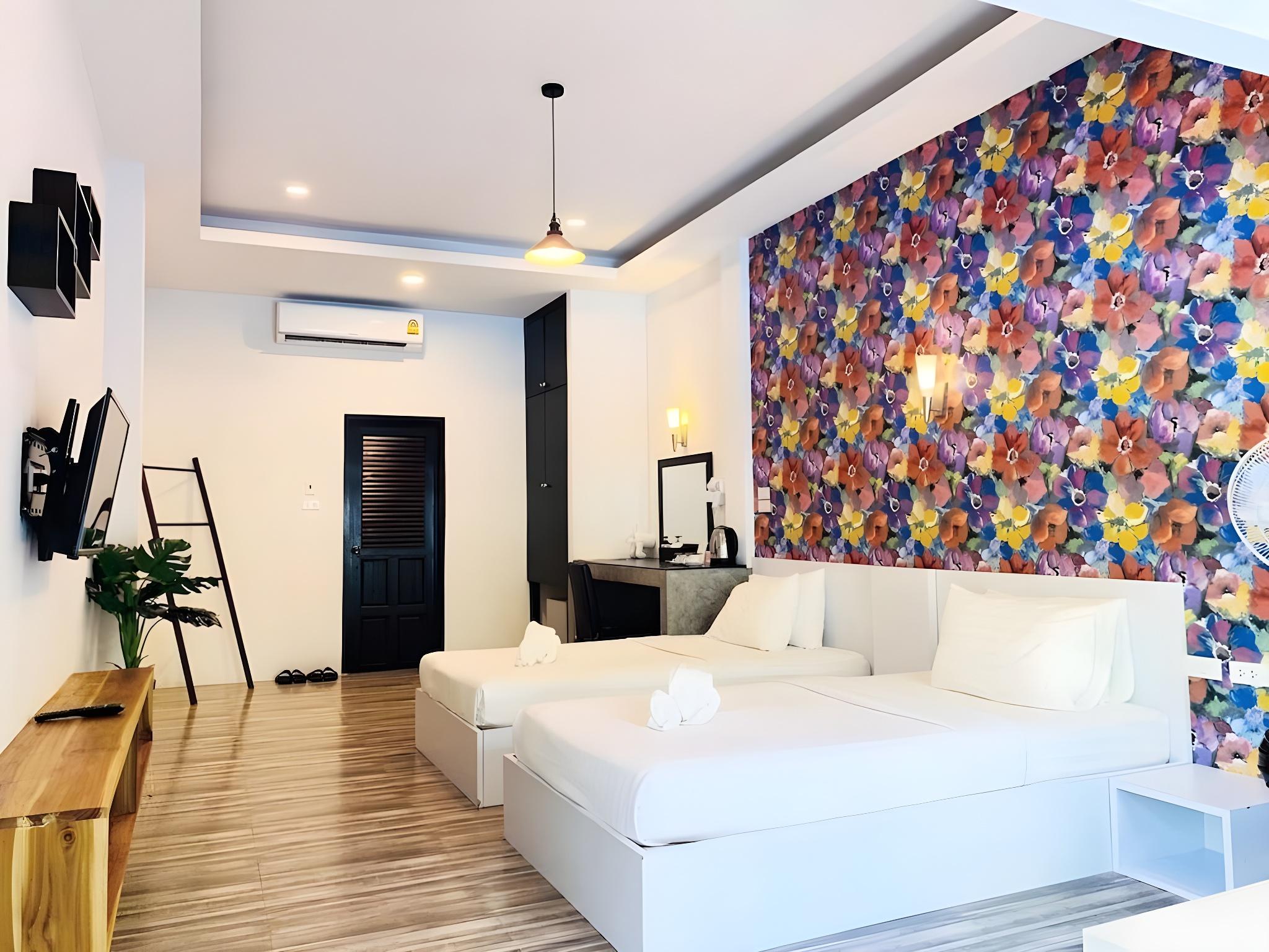 POOL, VILLA, TWIN BEDS