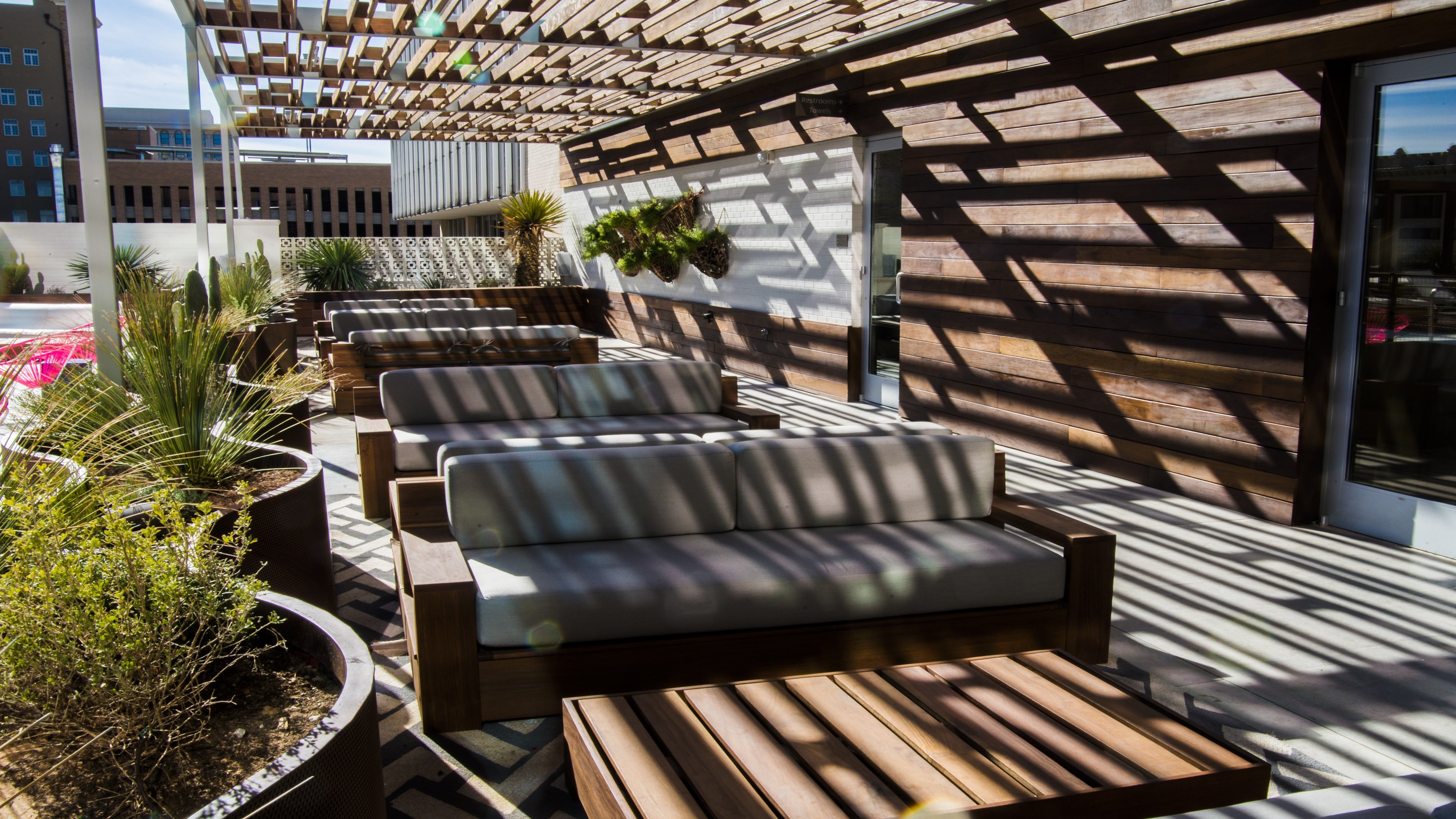 Hotel Indigo EL PASO DOWNTOWN 55/80