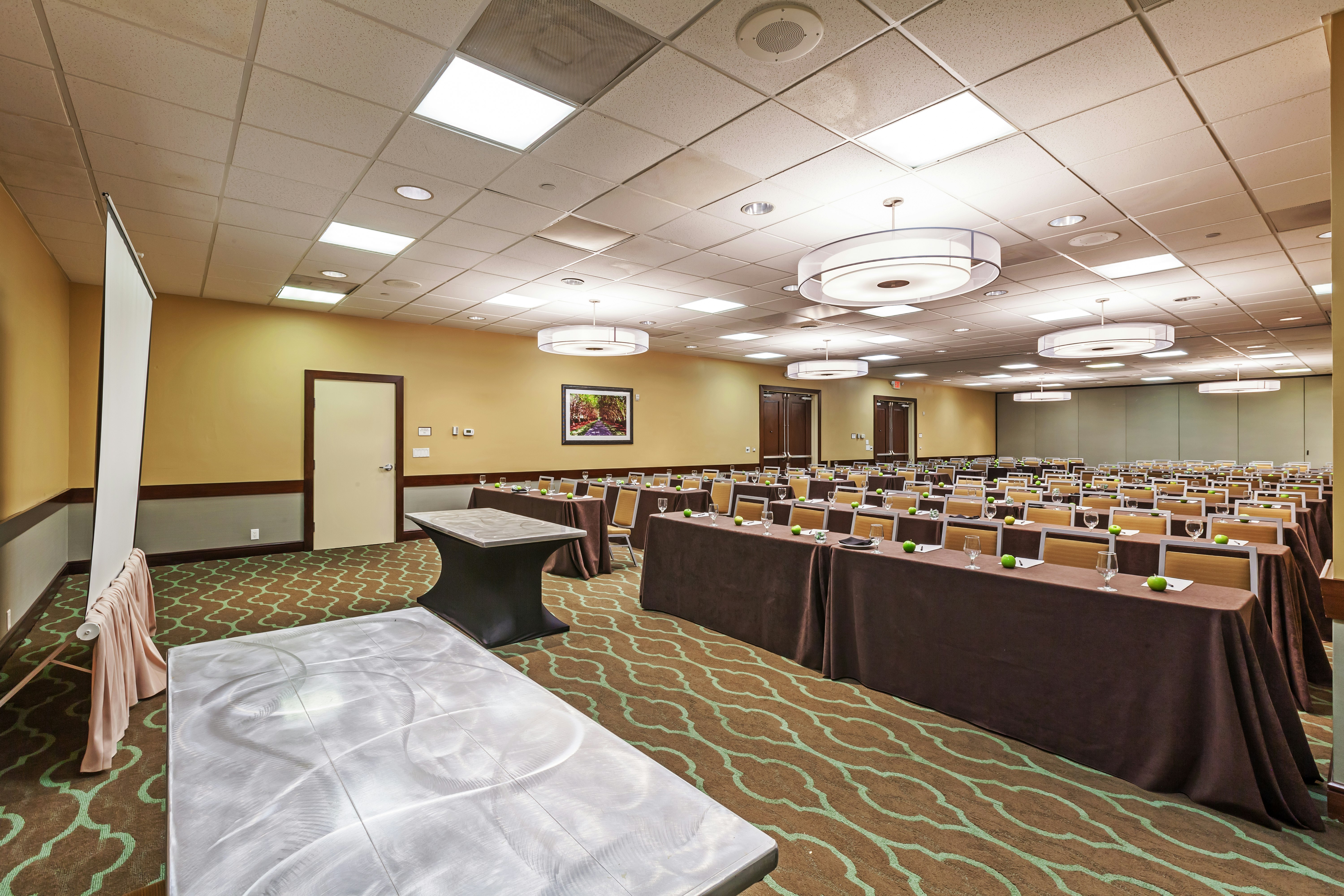 Embassy Suites by Hilton Dallas Market Center 40/72