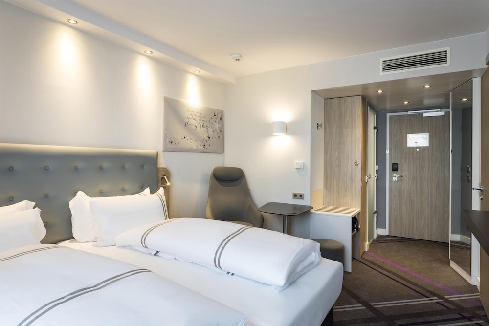 Standard, Twin Beds