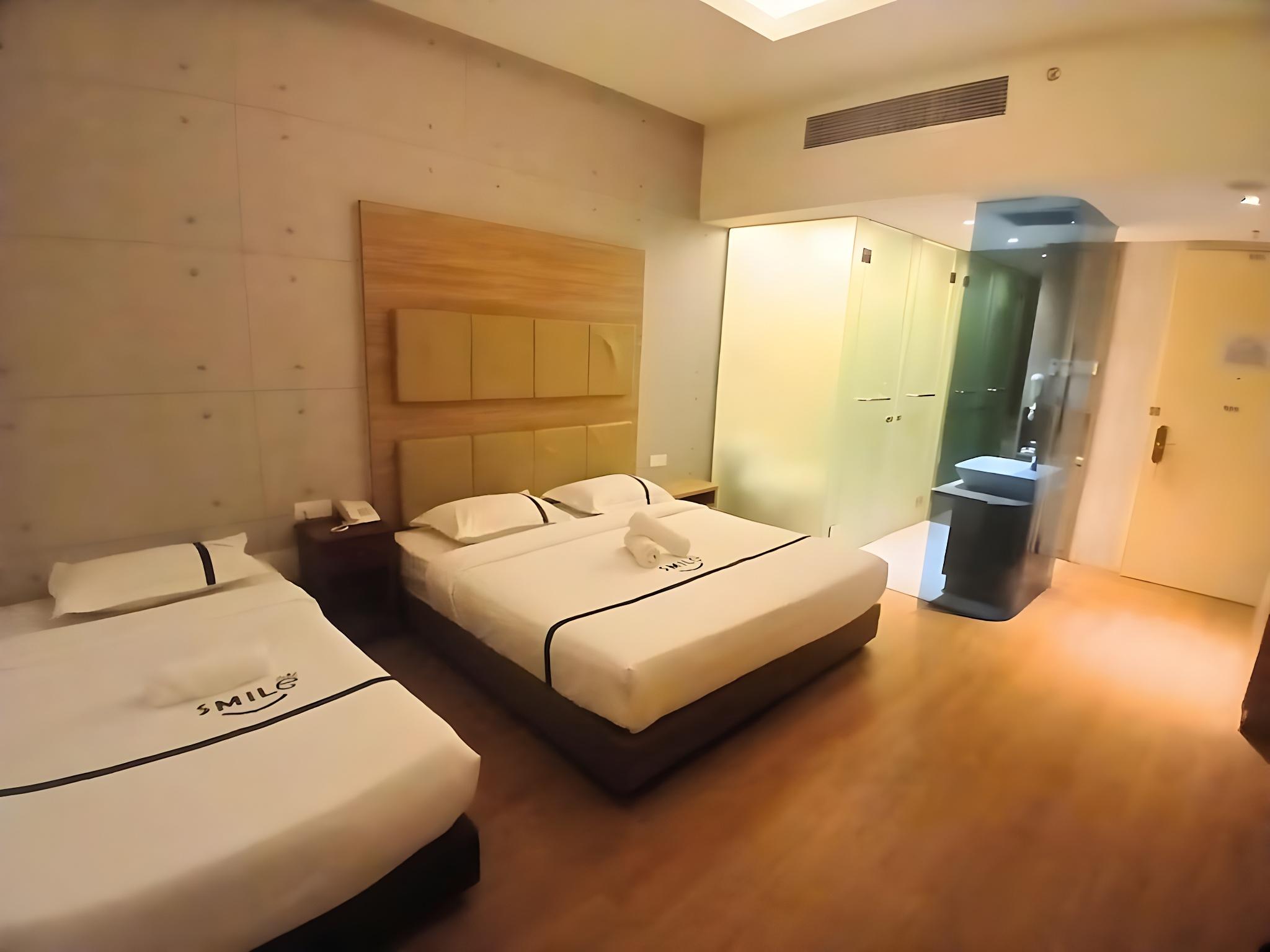 Room, Triple