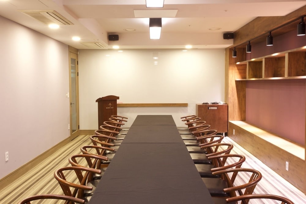 The Koryo Hotel 54/58
